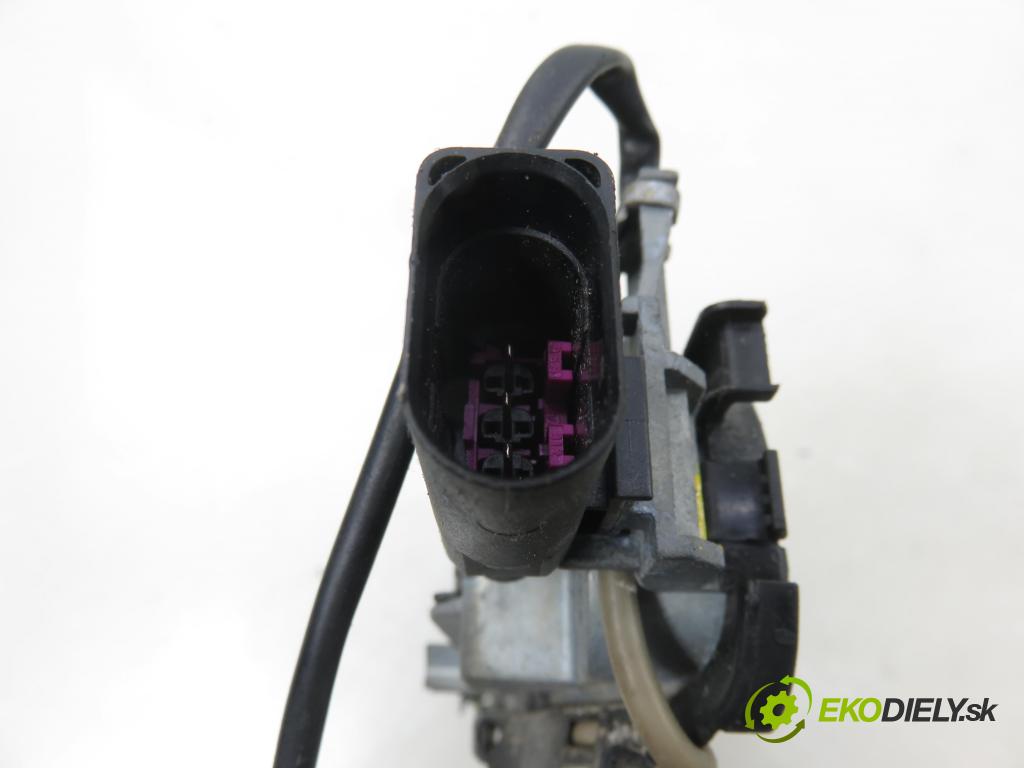 AUDI A3 (8L1) HB 2001 75,00 1.6 - AVU 1595,00 spínačka / VLOŽKY 4B0905851C