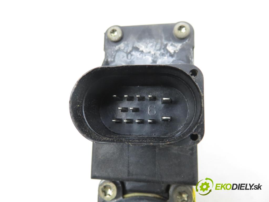 AUDI A3 (8L1) HB 2001 75,00 1.6 - AVU 1595,00 Motorček sťahovania okien PP 8L4959802C