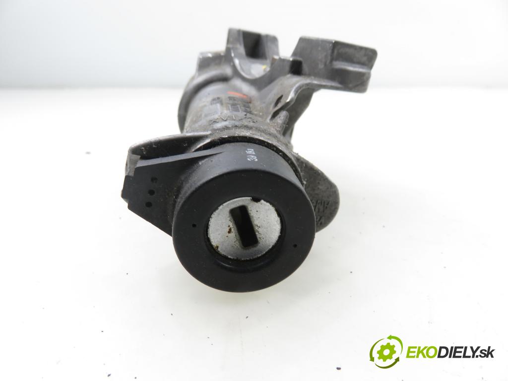 SKODA ROOMSTER (5J) HB 2010 51,00 1.4 TDI - BNM 1422,00 spinačka 4B0905851C (Spínacia skrinka)