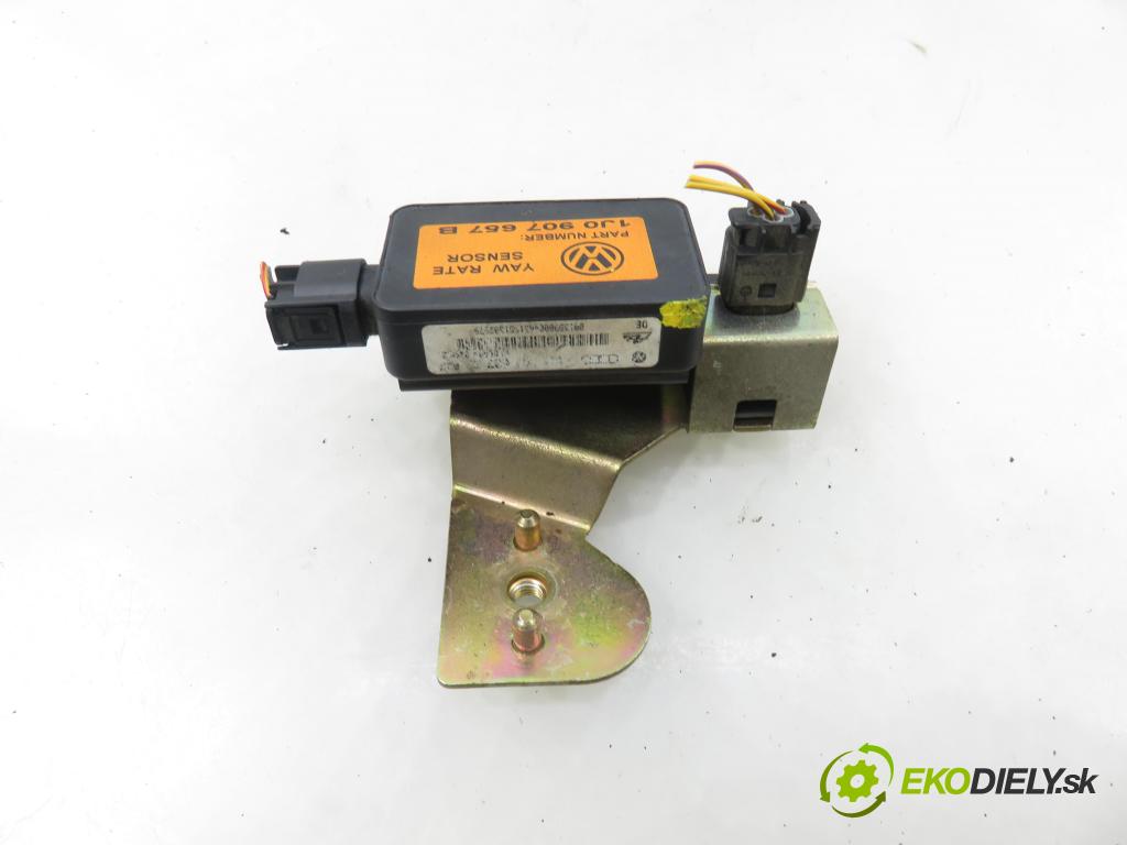 AUDI A3 (8L1) HB 2001 75,00 1.6 - AVU 1595,00 Snímač ESP 1J0907657B ; 10098001121 ; 1J0907651A