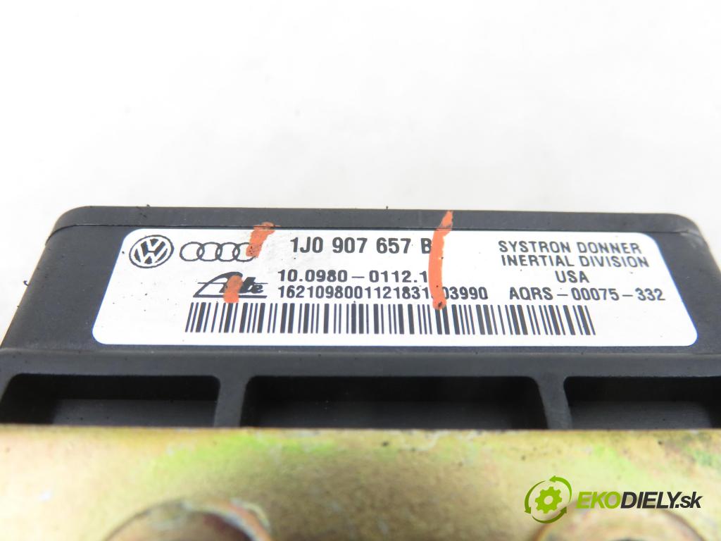 AUDI A3 (8L1) HB 2001 75,00 1.6 - AVU 1595,00 Snímač ESP 1J0907657B ; 10098001121 ; 1J0907651A