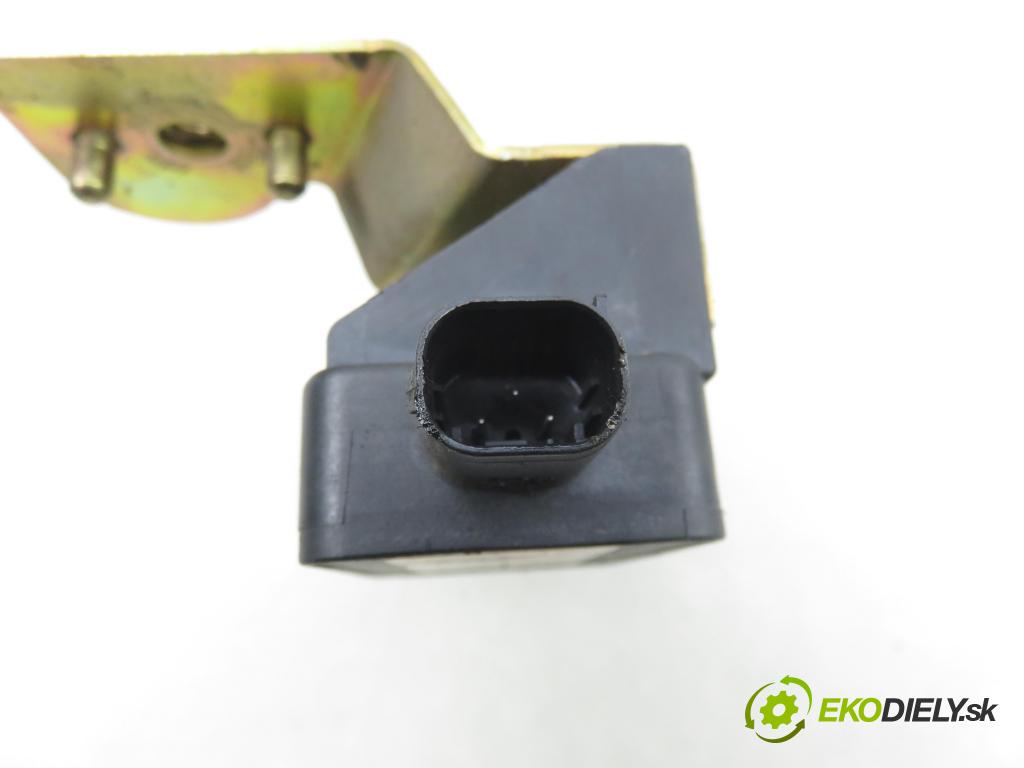 AUDI A3 (8L1) HB 2001 75,00 1.6 - AVU 1595,00 Snímač ESP 1J0907657B ; 10098001121 ; 1J0907651A