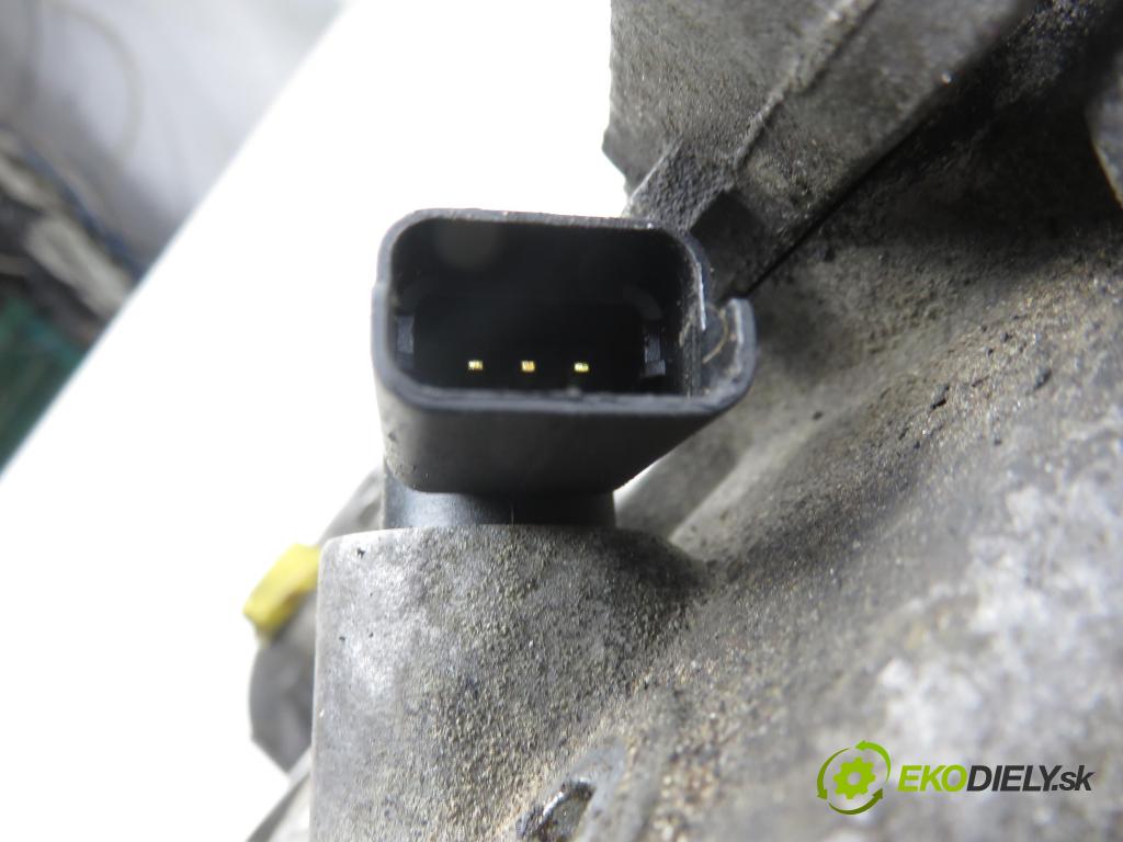 RENAULT GRAND SCENIC II (JM0/1_) VAN 2005 83,00 1.6 - K4M 782 1598,00 Kryt Ventilov 8200197911 ; 8200197911B ; 8200369981