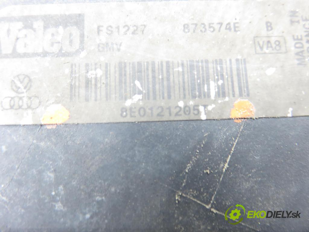 AUDI A4 (8E2, B6) SEDAN 2002 74,00 1.9 TDI PD 101 - AVB 1896,00 Ventilátor chladič klíma/voda 8E0121205T