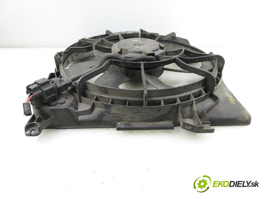 HYUNDAI i40 CW (VF) KOMBI 2012 100,00 1.7 CRDi 136 - D4FD 1685,00 ventilátor chladič PODNEBÍ / VODA 253803ZXXX