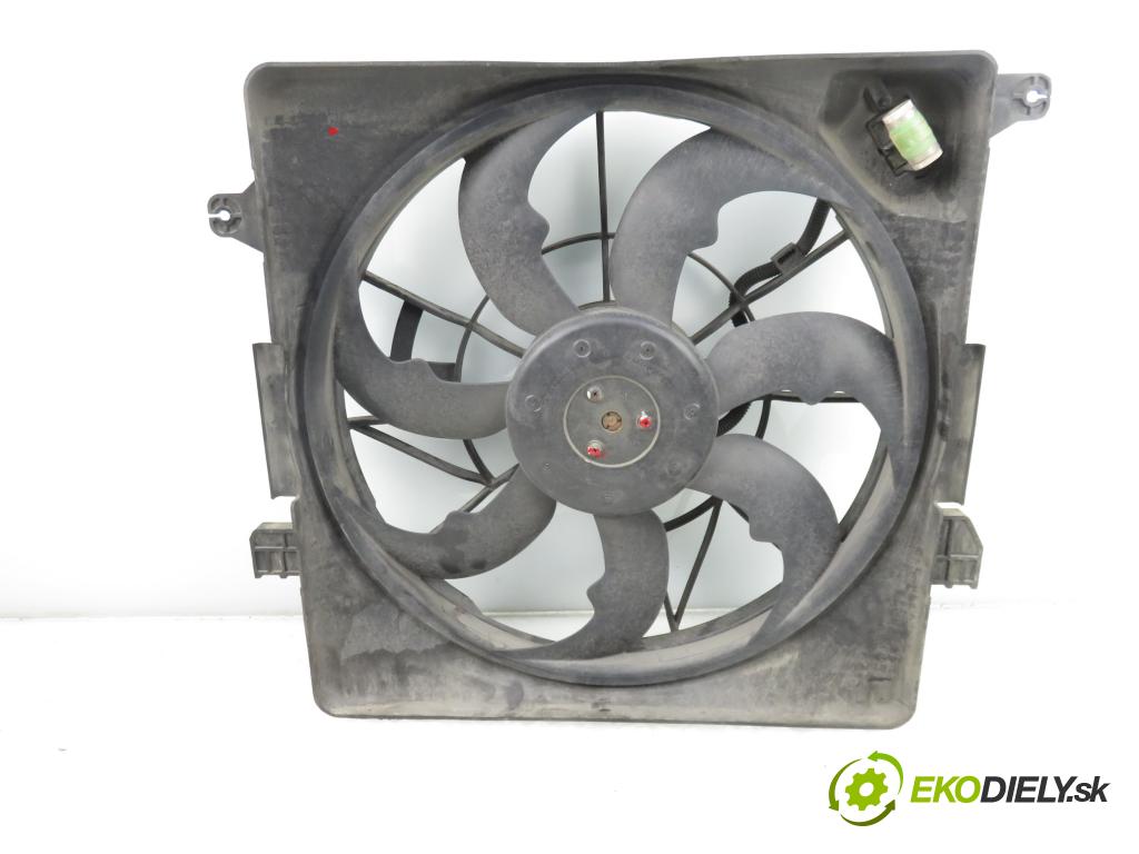 HYUNDAI i40 CW (VF) KOMBI 2012 100,00 1.7 CRDi 136 - D4FD 1685,00 ventilátor chladič PODNEBÍ / VODA 253803ZXXX