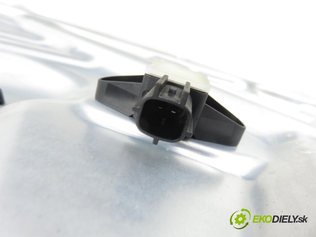 VW TIGUAN (5N_) SUV 2008 103,00 2.0 TDI 4motion - CBAB 1968,00 Mechanizmus okien 5N1837729A ; 5N0959701A ; 1K0959793K