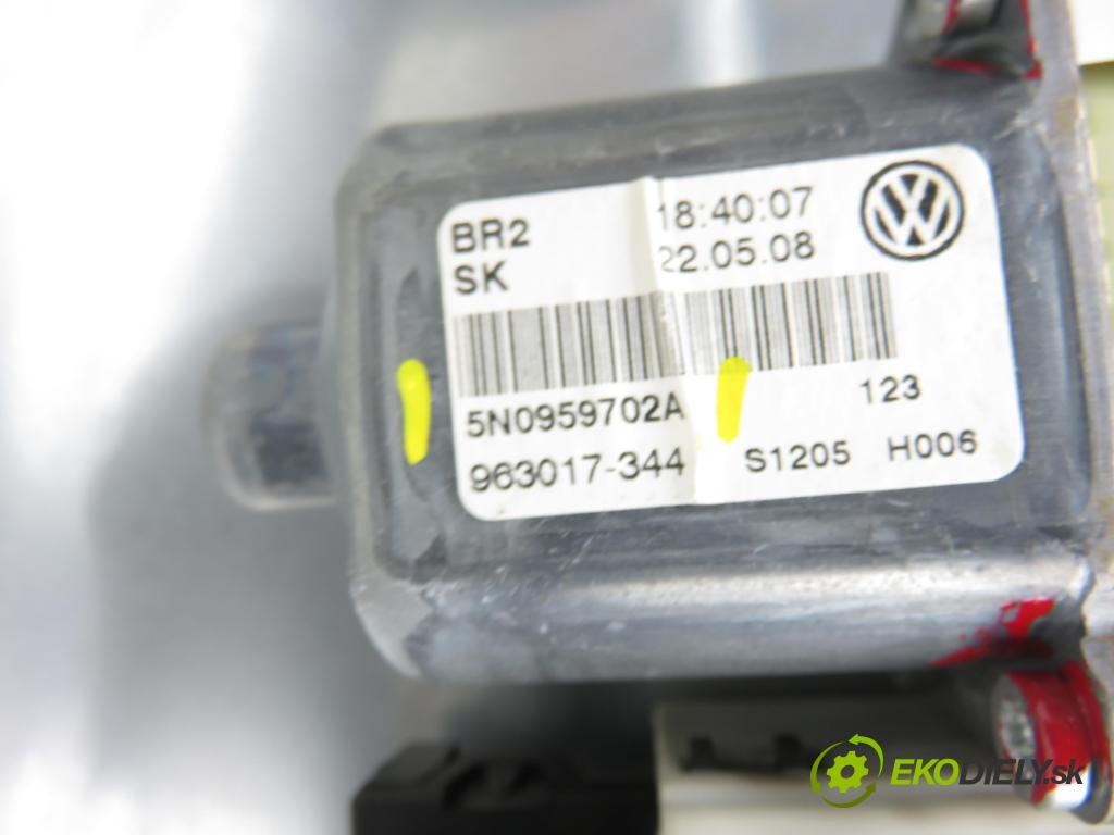 VW TIGUAN (5N_) SUV 2008 103,00 2.0 TDI 4motion - CBAB 1968,00 Mechanizmus okien 5N0959702A ; 5N1837730A ; 1K0959792K