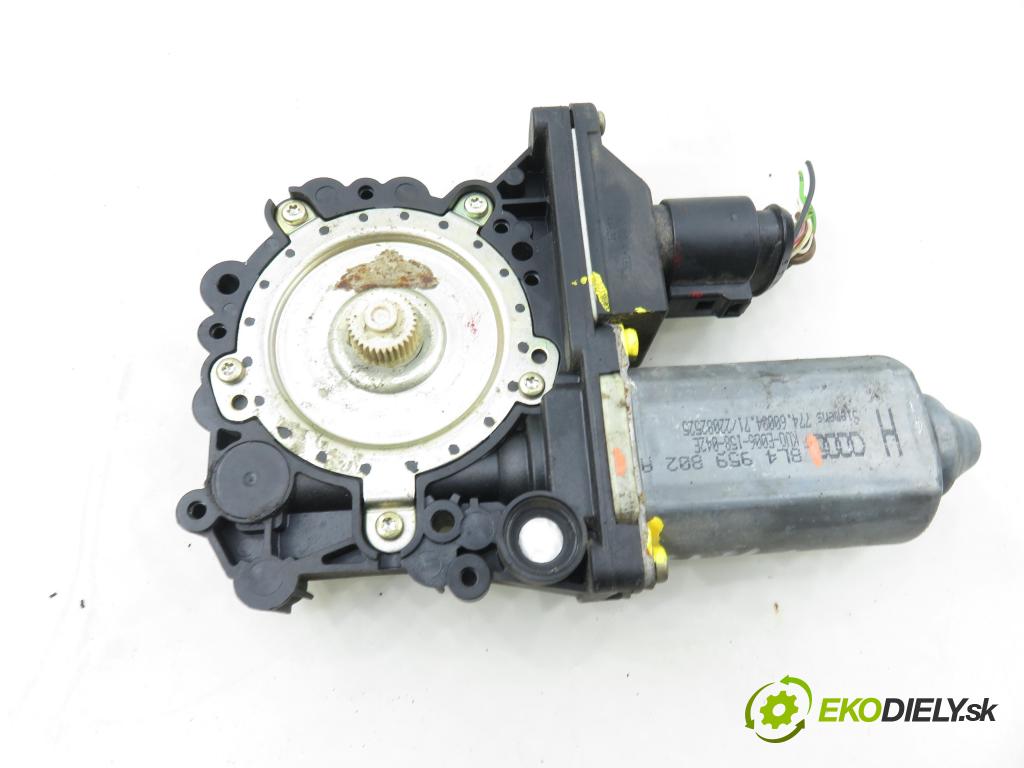 AUDI A3 (8L1) HB 2001 75,00 1.6 - AVU 1595,00 Motorček sťahovania okien pravé zadné 8L4959802A