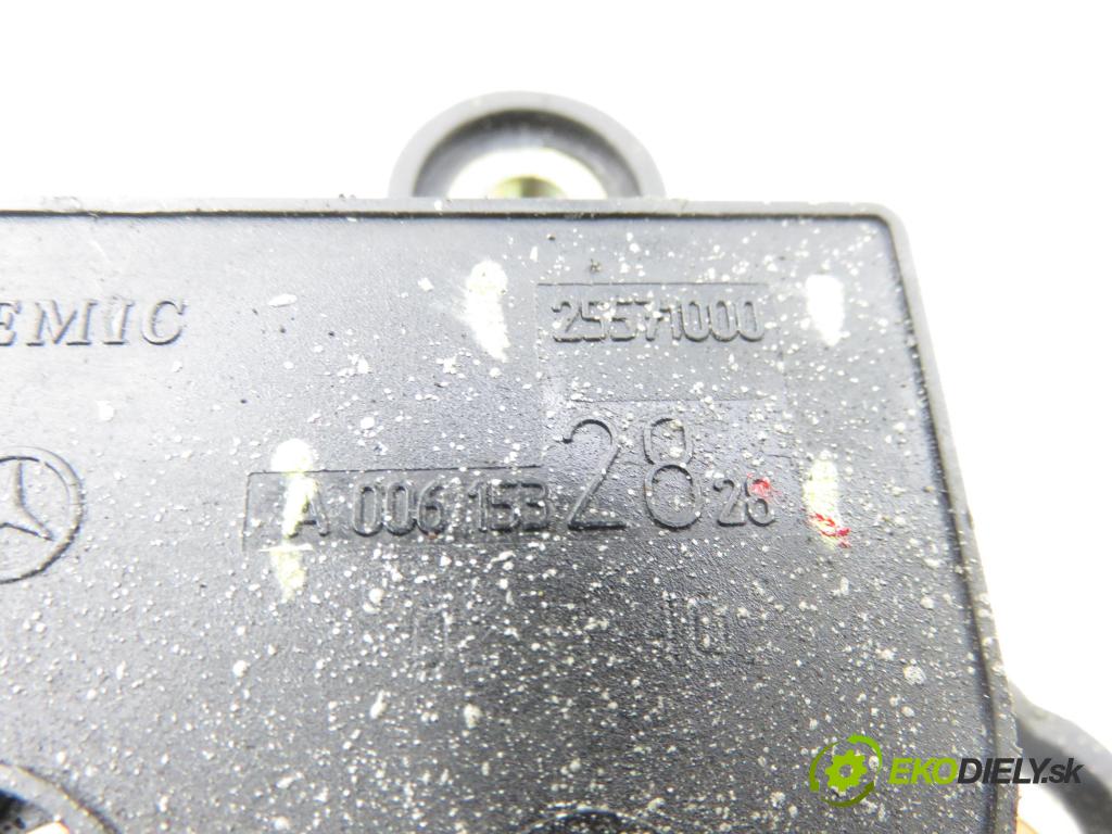 MERCEDES-BENZ KLASA C T-Model (S203) KOMBI 2005 90,00 C 200 CDI (203.207) 122 - OM 646.962 2148,00 snímač oleje 0061532828 ; 25571000