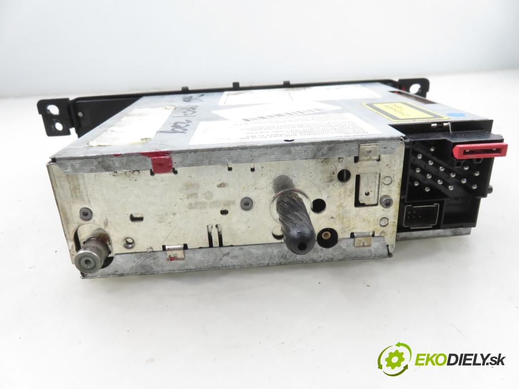 BMW 3 (E46) SEDAN 1999 77,00 316 i 105 - M43 B19 (194E1) 1895,00 RADIO CD 6900605