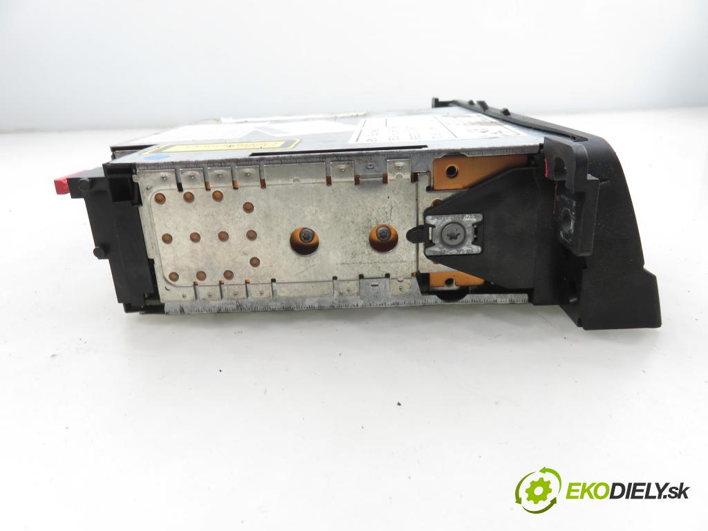 BMW 3 (E46) SEDAN 1999 77,00 316 i 105 - M43 B19 (194E1) 1895,00 RADIO CD 6900605