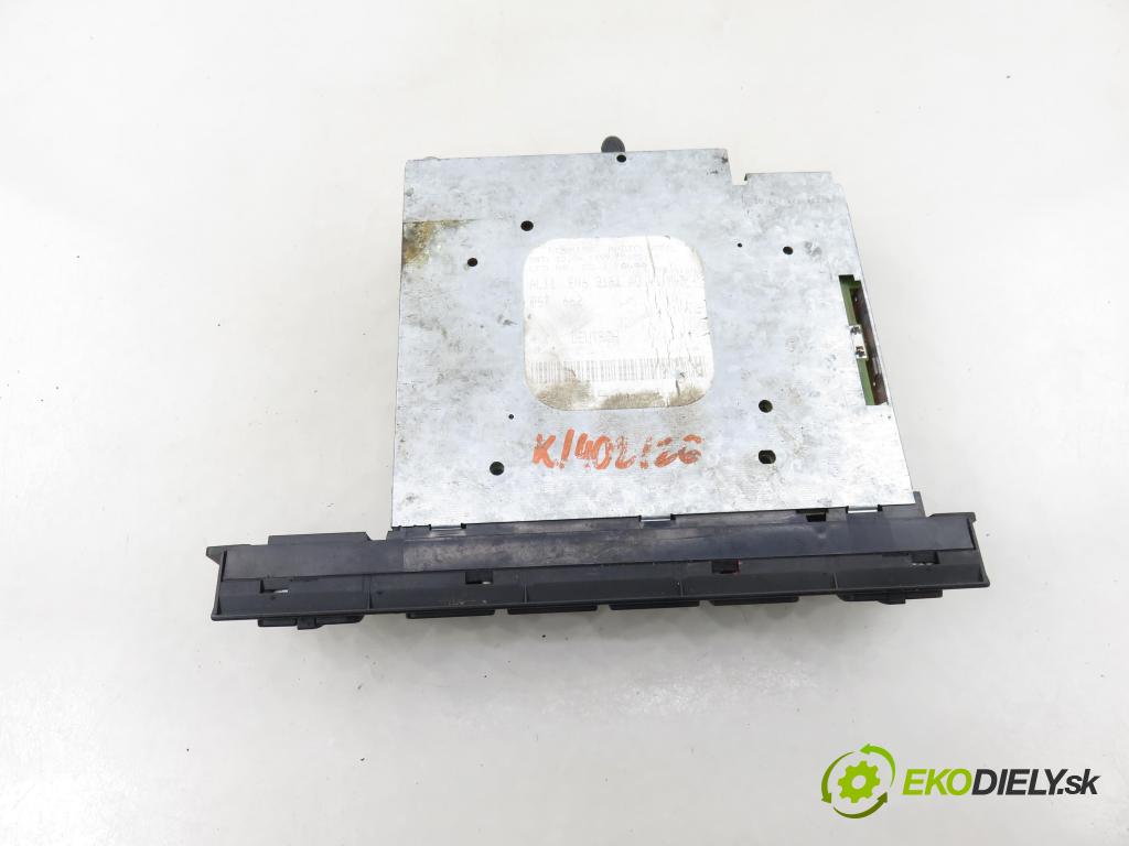 BMW 3 (E46) SEDAN 1999 77,00 316 i 105 - M43 B19 (194E1) 1895,00 RADIO CD 6900605