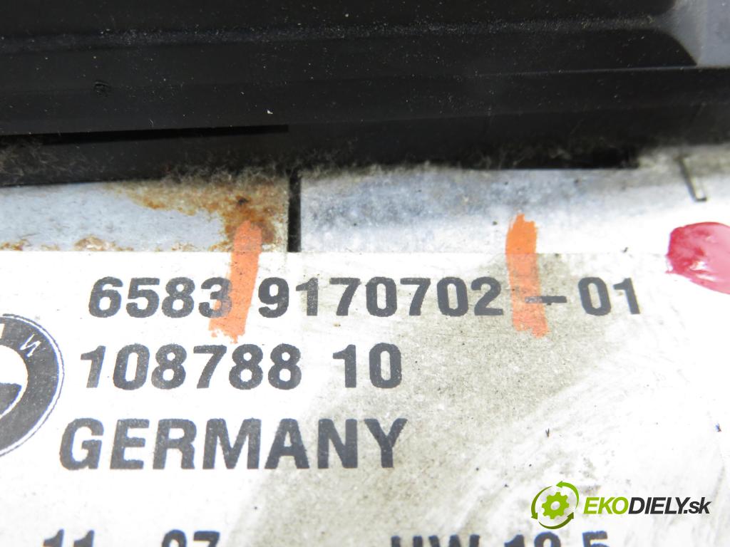 BMW 5 (E60) SEDAN 2005 0,00 530 d - M57 D30 (306D2) 2993,00 RADIO 9170702