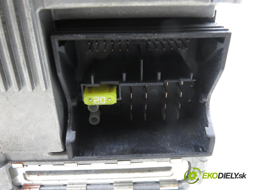 BMW 5 (E60) SEDAN 2005 0,00 530 d - M57 D30 (306D2) 2993,00 RADIO 9170702