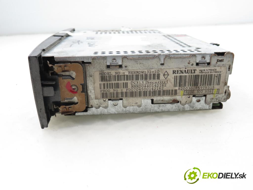 RENAULT GRAND SCENIC II (JM0/1_) VAN 2005 83,00 1.6 - K4M 782 1598,00 RADIO CD 8200300859