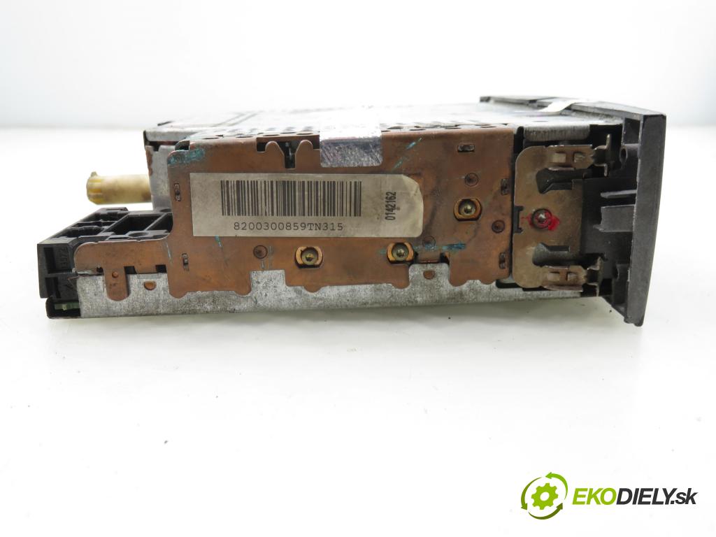 RENAULT GRAND SCENIC II (JM0/1_) VAN 2005 83,00 1.6 - K4M 782 1598,00 RADIO CD 8200300859