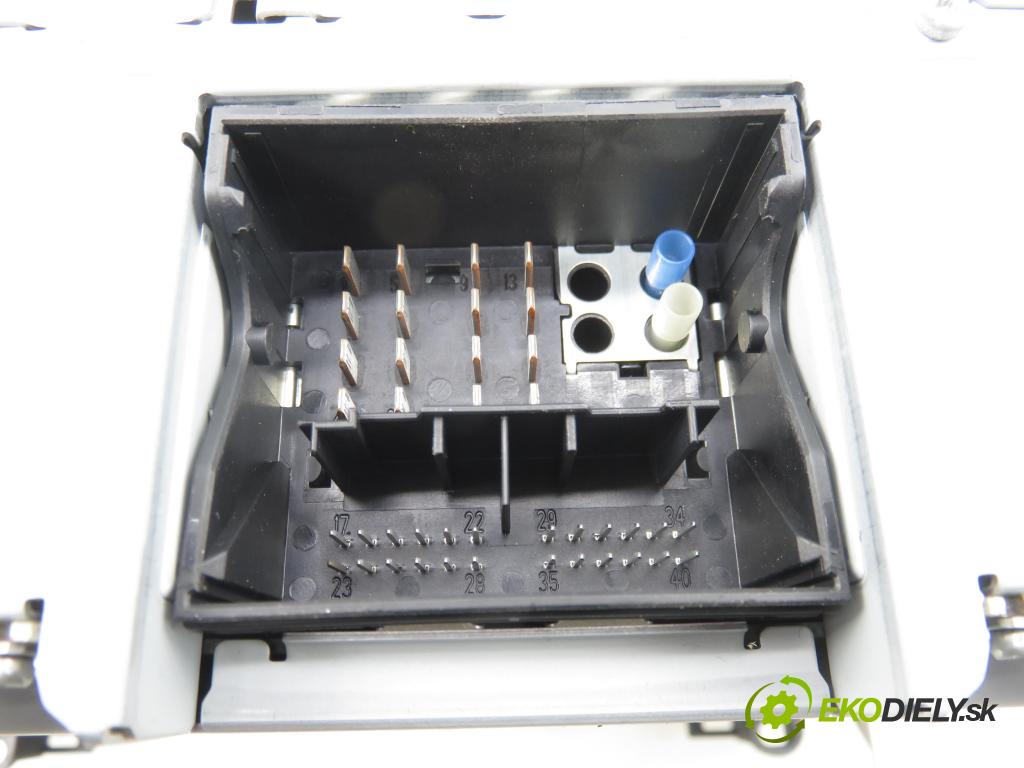 MERCEDES-BENZ KLASA A (W169) HB 2005 80,00 2.0 CDI 109 - OM 640.940 1991,00 RADIO CD 1698205089 ; 2038270062