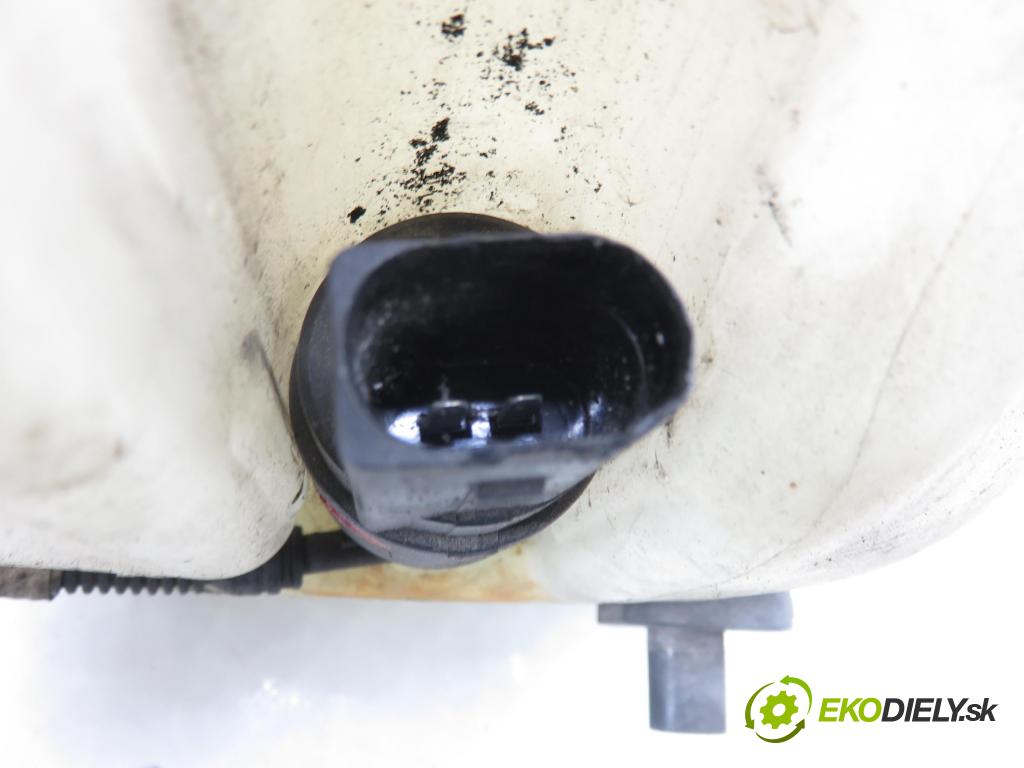 MERCEDES-BENZ VIANO (W639) VAN 2004 110,00 CDI 2.2 150 - OM 646.982 2148,00 Nádržka ostrekovačov 6398690220 ; 6398600560 ; 6398600960 (Kľučka dverí ostatné)