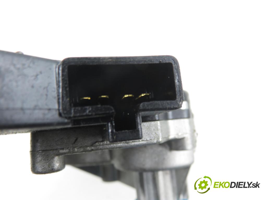 HYUNDAI i30 (FD) HB 2008 85,00 1.6 CRDi - D4FB 1582,00 Motorček stierače zadné 987002L000 ; F00S2B2182