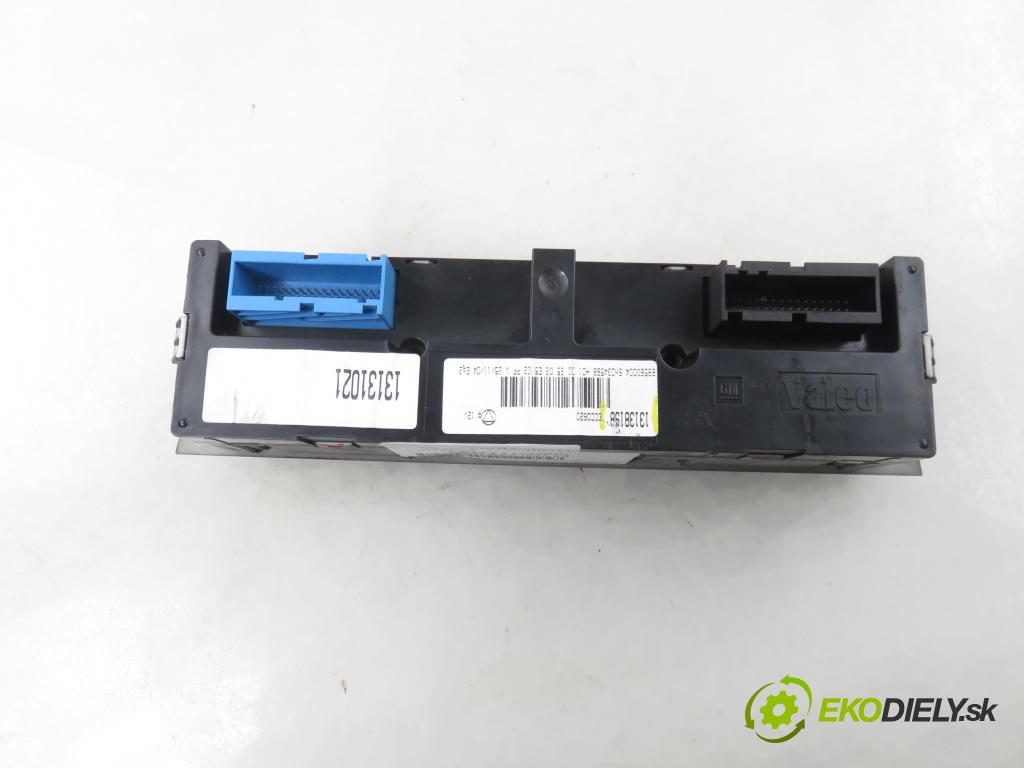 OPEL VECTRA C Kombi (Z02) KOMBI 2004 110,00 1.9 CDTI - Z 19 DTH 1910,00 Panel kúrenia KLIMATIZACE: 13138198