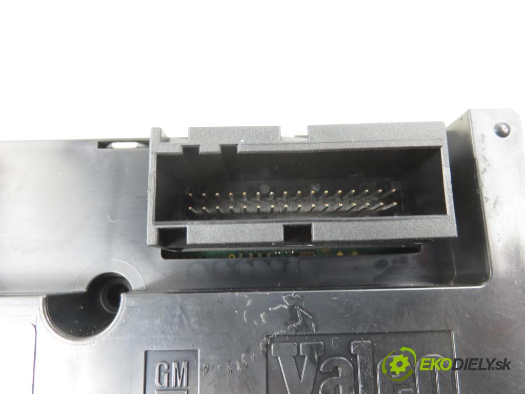 OPEL VECTRA C Kombi (Z02) KOMBI 2004 110,00 1.9 CDTI - Z 19 DTH 1910,00 Panel kúrenia KLIMATIZACE: 13138198