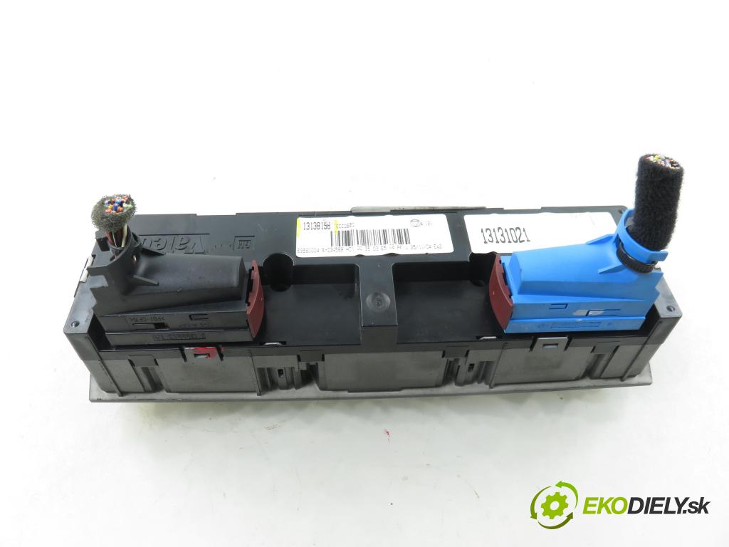 OPEL VECTRA C Kombi (Z02) KOMBI 2004 110,00 1.9 CDTI - Z 19 DTH 1910,00 Panel kúrenia KLIMATIZACE: 13138198