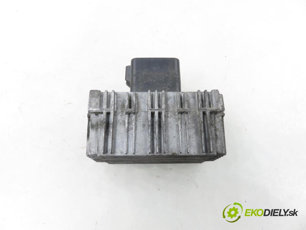 OPEL VECTRA C Kombi (Z02) KOMBI 2004 110,00 1.9 CDTI - Z 19 DTH 1910,00 RELÉ: SWIEC: 55354141 ; 51299018A