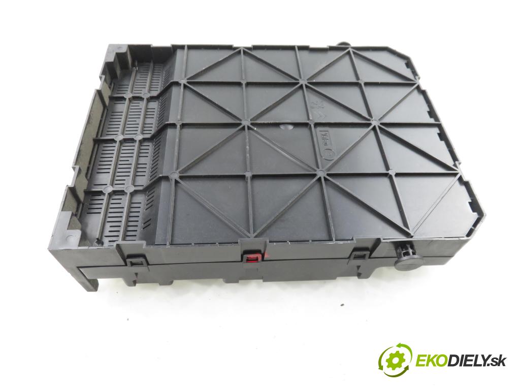 CITROEN C2 (JM_) HB 2006 50,00 1.4 HDi 68 8V - 8HZ 1398,00 MODUL BSI 9659285380