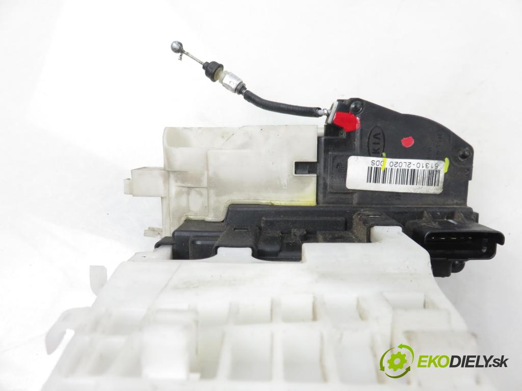 HYUNDAI i30 (FD) HB 2008 85,00 1.6 CRDi - D4FB 1582,00 zámok 813102L020