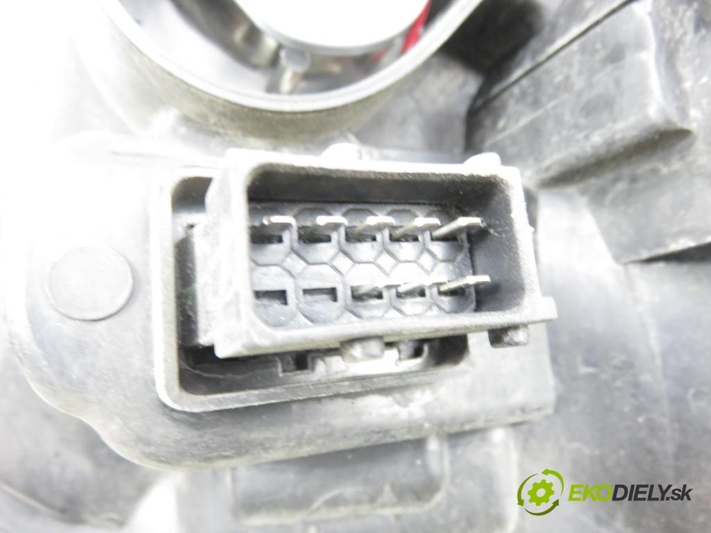 OPEL VECTRA C Kombi (Z02) KOMBI 2004 110,00 1.9 CDTI - Z 19 DTH 1910,00 Svetlo LP