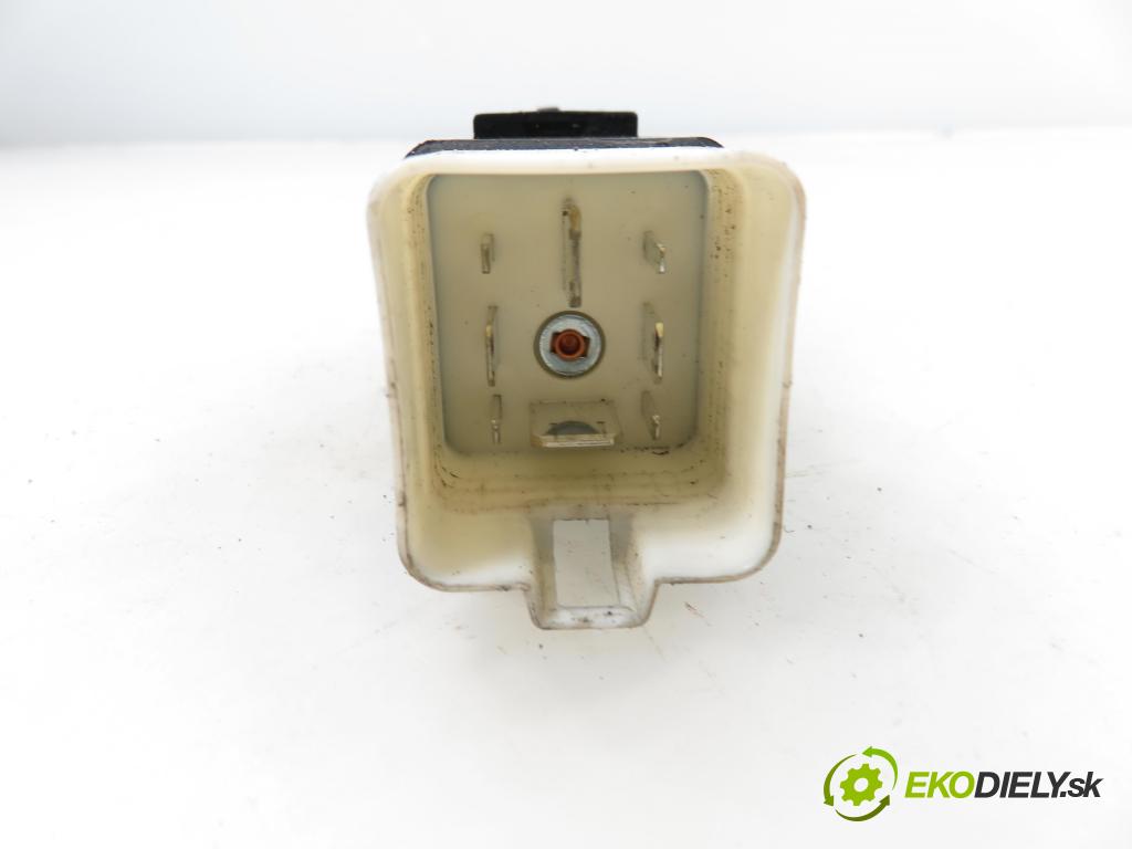 MERCEDES-BENZ VIANO (W639) VAN 2004 110,00 CDI 2.2 150 - OM 646.982 2148,00 Riadiaca jednotka 0025424419 ; 899258000