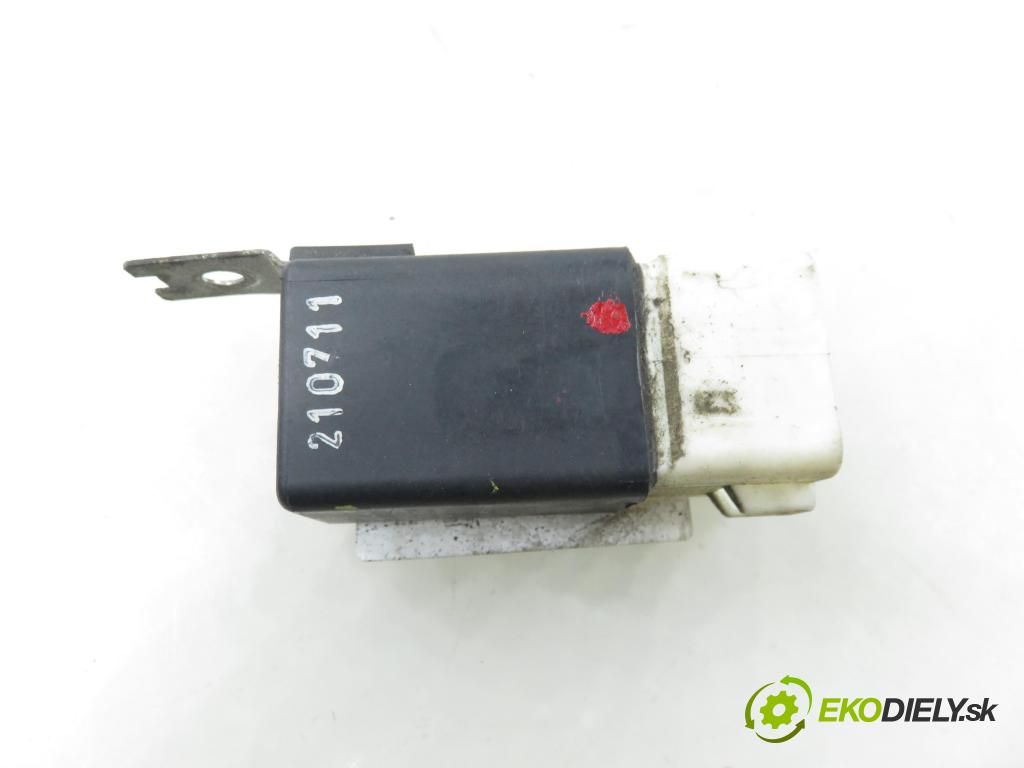 MERCEDES-BENZ VIANO (W639) VAN 2004 110,00 CDI 2.2 150 - OM 646.982 2148,00 Riadiaca jednotka 0025424419 ; 899258000