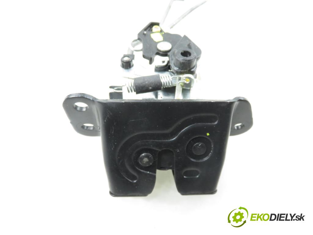 HYUNDAI i20 (PB, PBT) HB 2009 57,00 1.2 - G4LA 1248,00 zámok dverí kufor EL.