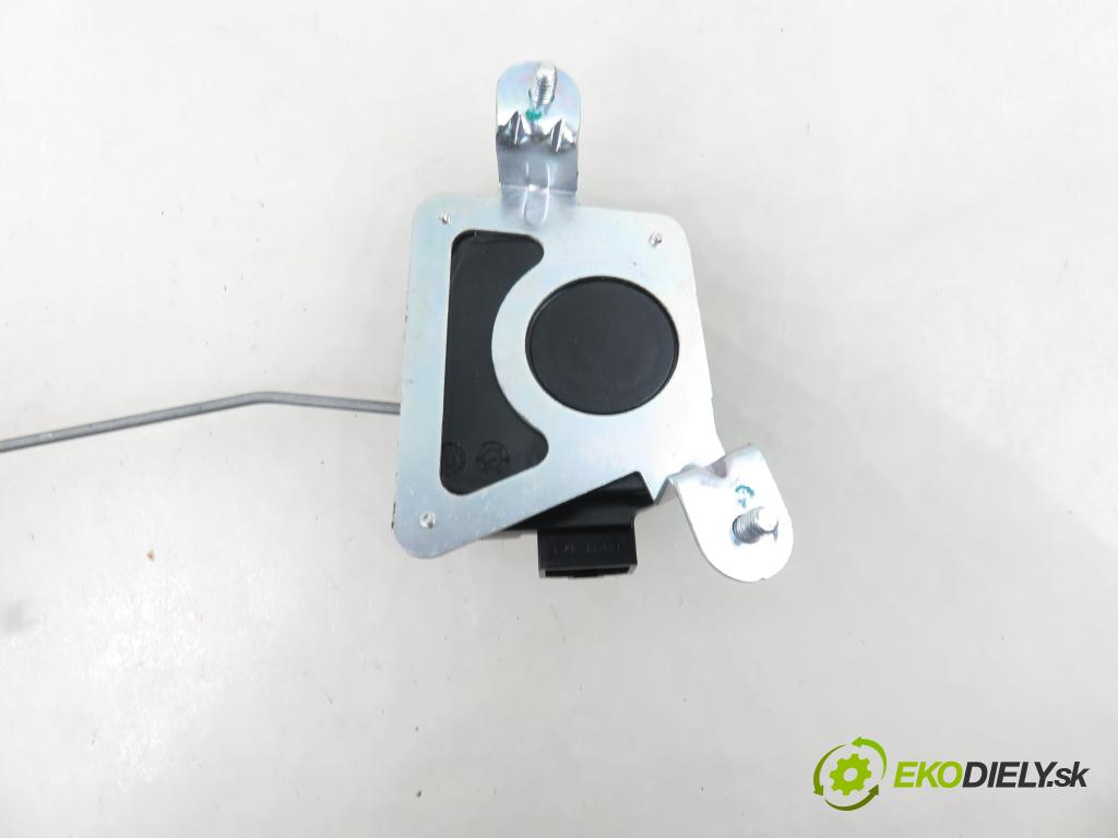 HYUNDAI i20 (PB, PBT) HB 2009 57,00 1.2 - G4LA 1248,00 zámok dverí kufor EL.