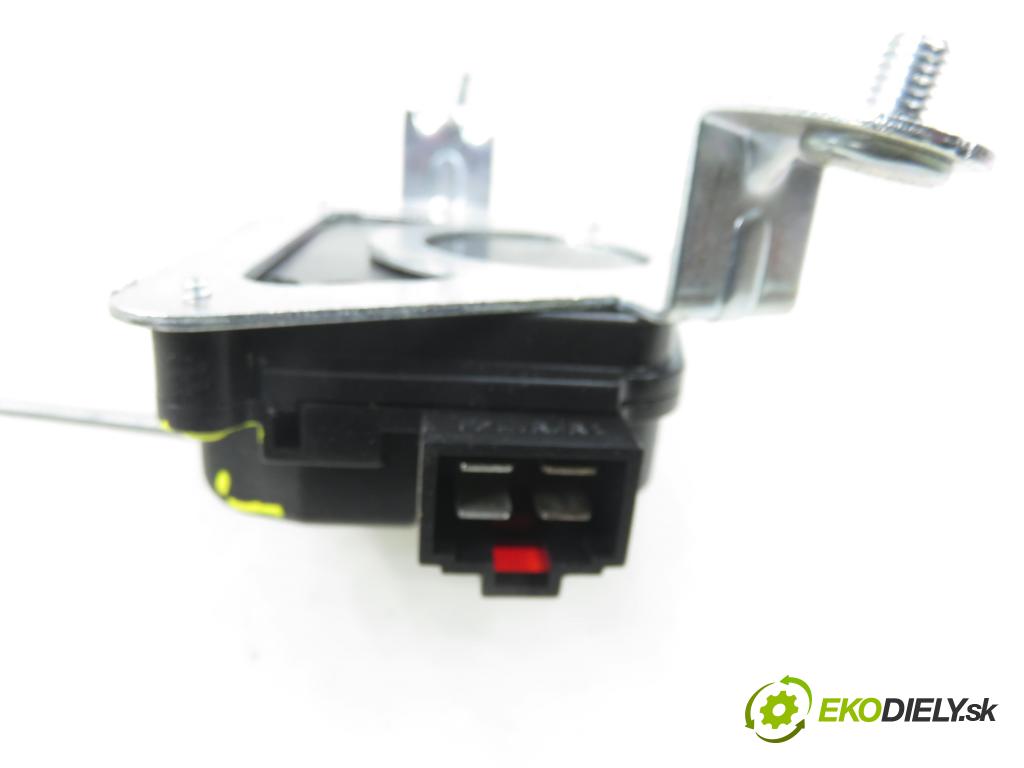 HYUNDAI i20 (PB, PBT) HB 2009 57,00 1.2 - G4LA 1248,00 zámok dverí kufor EL.