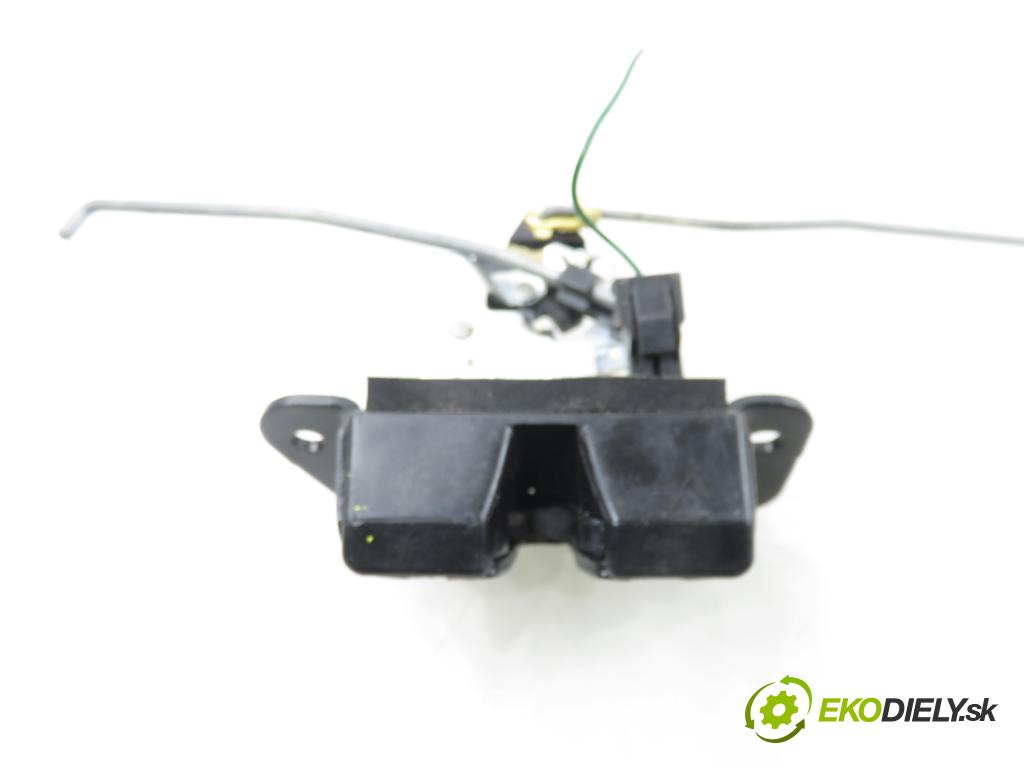 HYUNDAI i20 (PB, PBT) HB 2009 57,00 1.2 - G4LA 1248,00 zámok dverí kufor EL.