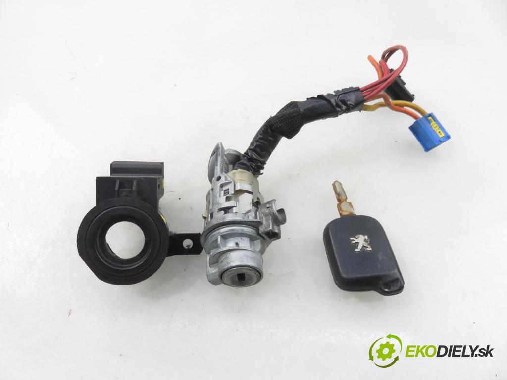 PEUGEOT 607 (9D, 9U) SEDAN 2004 98,00 2.2 HDI - 4HX (DW12TED4/FAP) 2179,00 spínačka 9635262680 (Spínací skříňka)