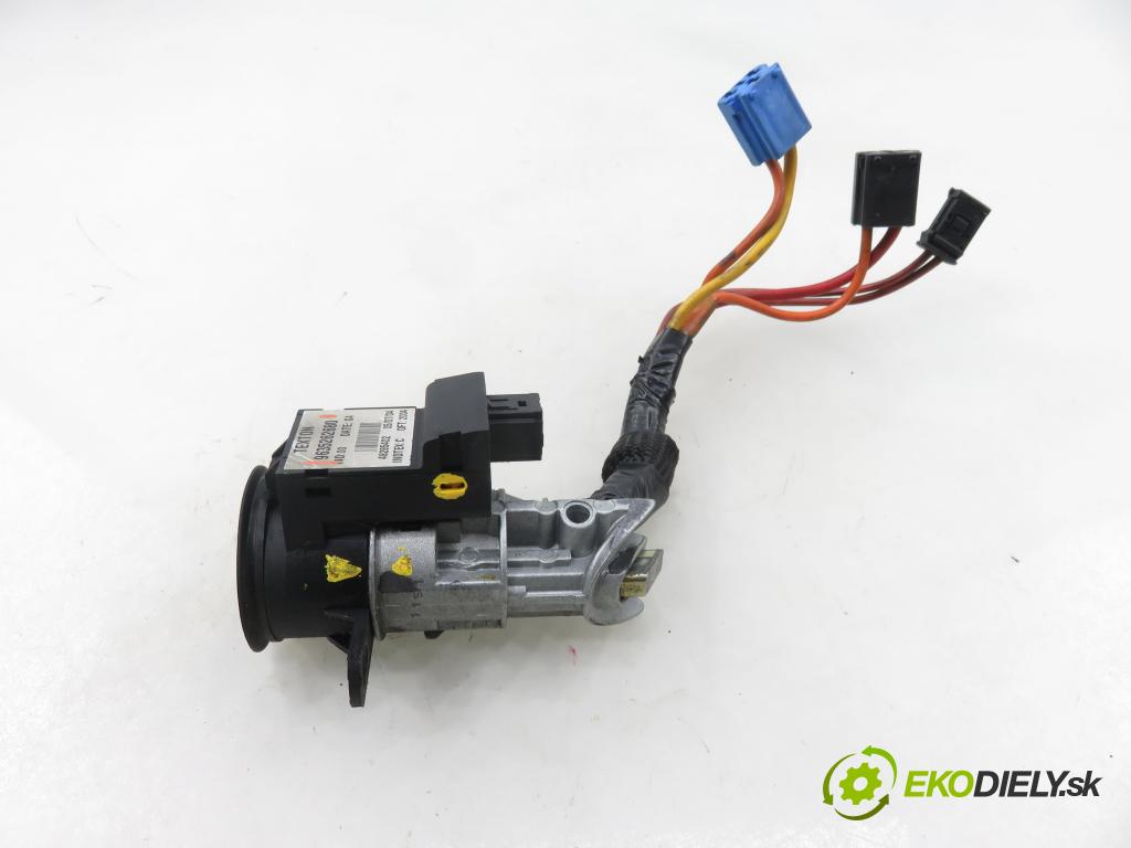 PEUGEOT 607 (9D, 9U) SEDAN 2004 98,00 2.2 HDI - 4HX (DW12TED4/FAP) 2179,00 spínačka 9635262680 (Spínací skříňka)