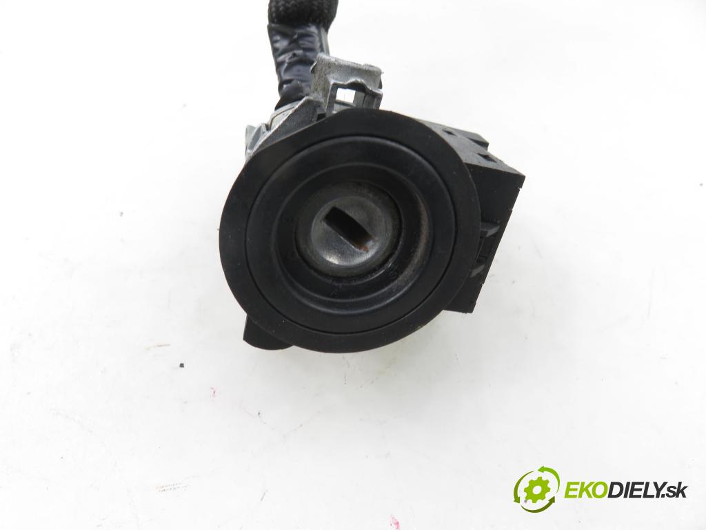 PEUGEOT 607 (9D, 9U) SEDAN 2004 98,00 2.2 HDI - 4HX (DW12TED4/FAP) 2179,00 spínačka 9635262680 (Spínací skříňka)