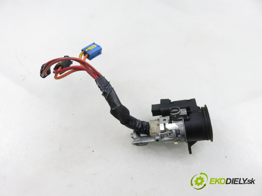 PEUGEOT 607 (9D, 9U) SEDAN 2004 98,00 2.2 HDI - 4HX (DW12TED4/FAP) 2179,00 spínačka 9635262680 (Spínací skříňka)