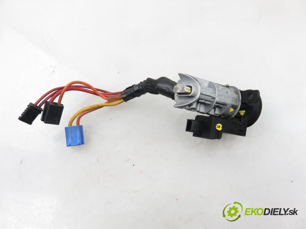 PEUGEOT 607 (9D, 9U) SEDAN 2004 98,00 2.2 HDI - 4HX (DW12TED4/FAP) 2179,00 spínačka 9635262680 (Spínací skříňka)