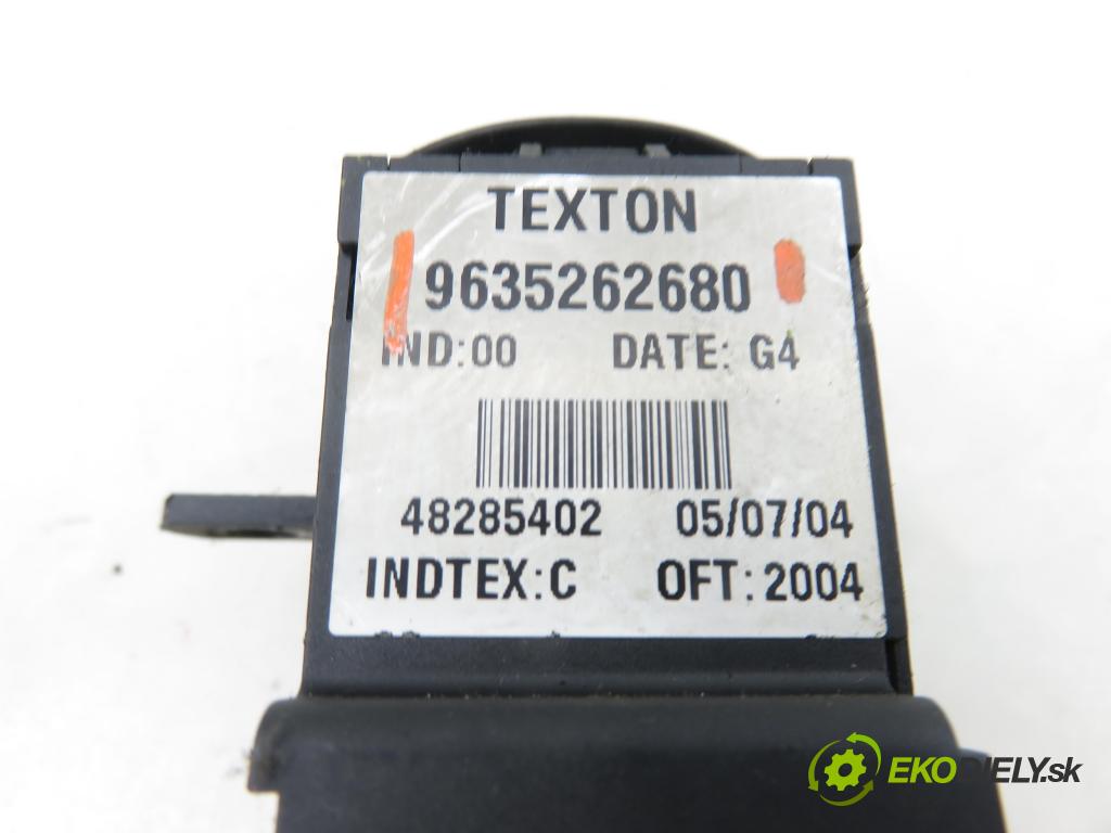 PEUGEOT 607 (9D, 9U) SEDAN 2004 98,00 2.2 HDI - 4HX (DW12TED4/FAP) 2179,00 spínačka 9635262680 (Spínací skříňka)