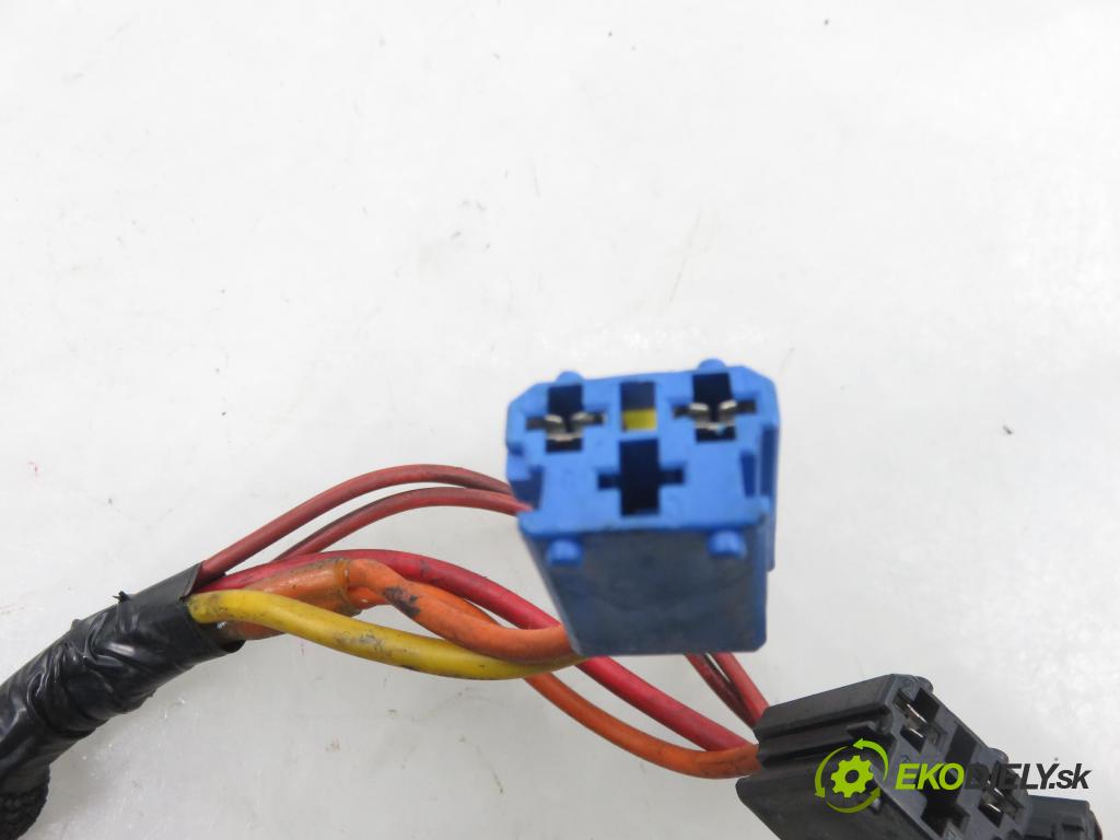 PEUGEOT 607 (9D, 9U) SEDAN 2004 98,00 2.2 HDI - 4HX (DW12TED4/FAP) 2179,00 spínačka 9635262680 (Spínací skříňka)