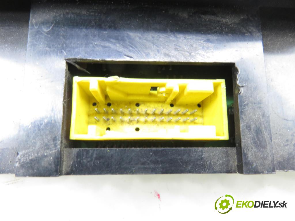 PEUGEOT 607 (9D, 9U) SEDAN 2004 98,00 2.2 HDI - 4HX (DW12TED4/FAP) 2179,00 Panel kúrenia KLIMATRONIK 96295526GV