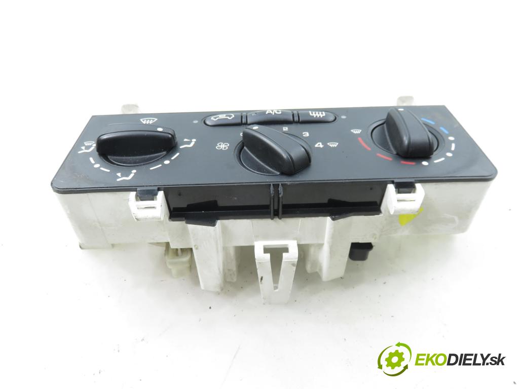 CITROEN C2 (JM_) HB 2006 50,00 1.4 HDi 68 8V - 8HZ 1398,00 Panel kúrenia KLIMATIZACE: N101753H