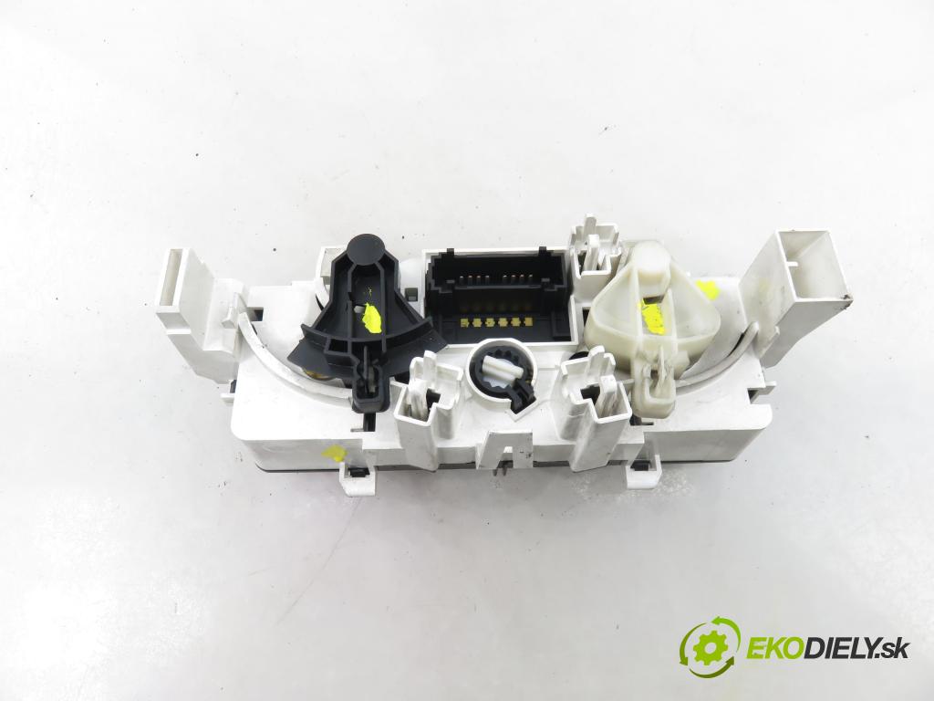 CITROEN C2 (JM_) HB 2006 50,00 1.4 HDi 68 8V - 8HZ 1398,00 Panel kúrenia KLIMATIZACE: N101753H