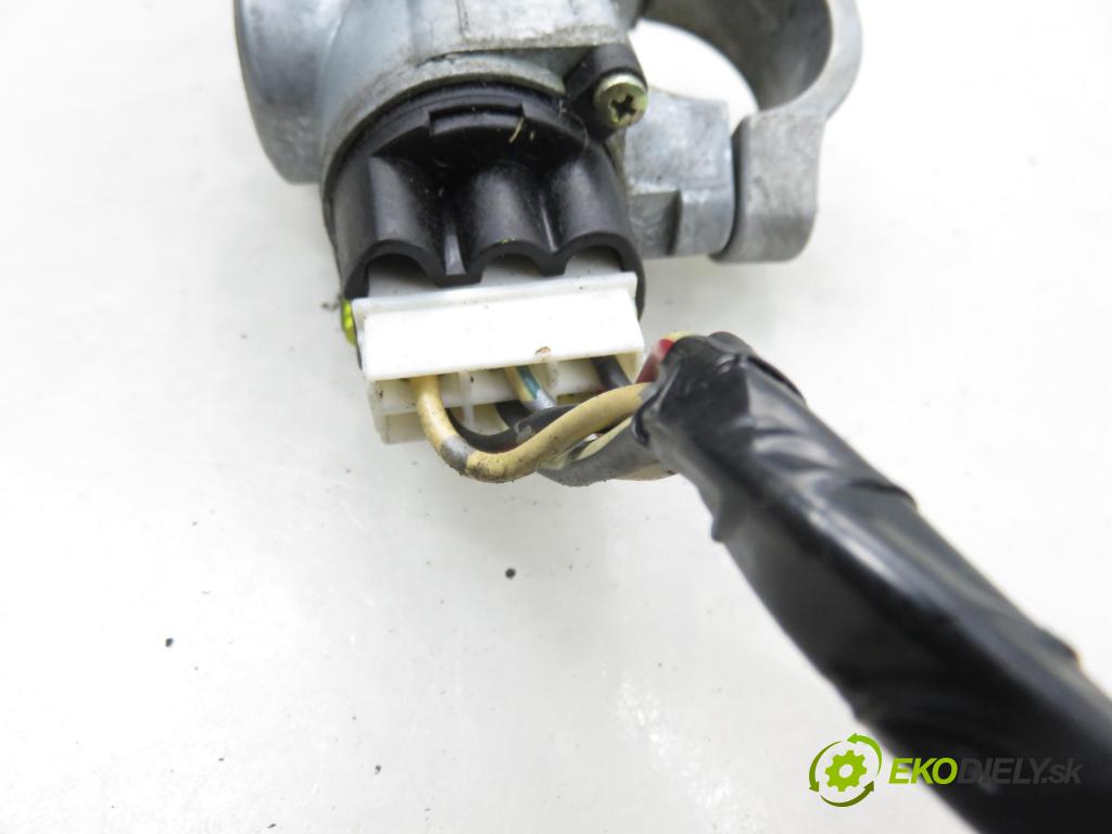 NISSAN ALMERA II Hatchback (N16) HB 2001 85,00 1.8 - QG18DE 1769,00 spinačka / zámky