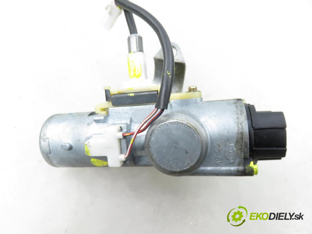 NISSAN ALMERA II Hatchback (N16) HB 2001 85,00 1.8 - QG18DE 1769,00 spinačka / zámky