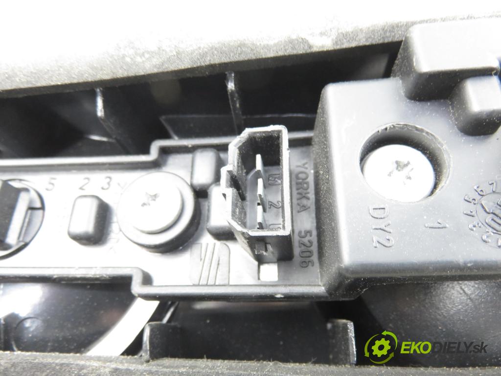 SEAT IBIZA III (6L1) HB 2005 47,00 1.2 12V - AZQ 1198,00 Svetlo pravé zadné kufor 6L6945094F